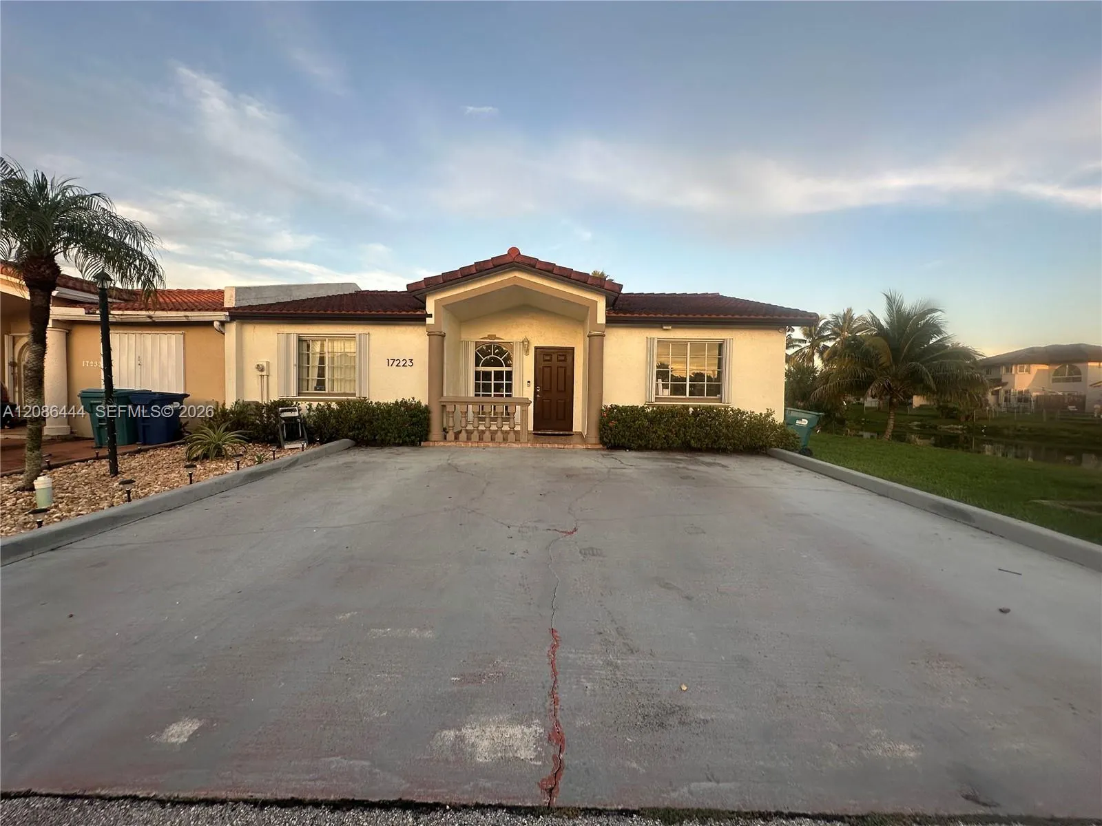 En Venta 17223 NW 74th Court, Hialeah, FL 33015, Hialeah, FL 33015