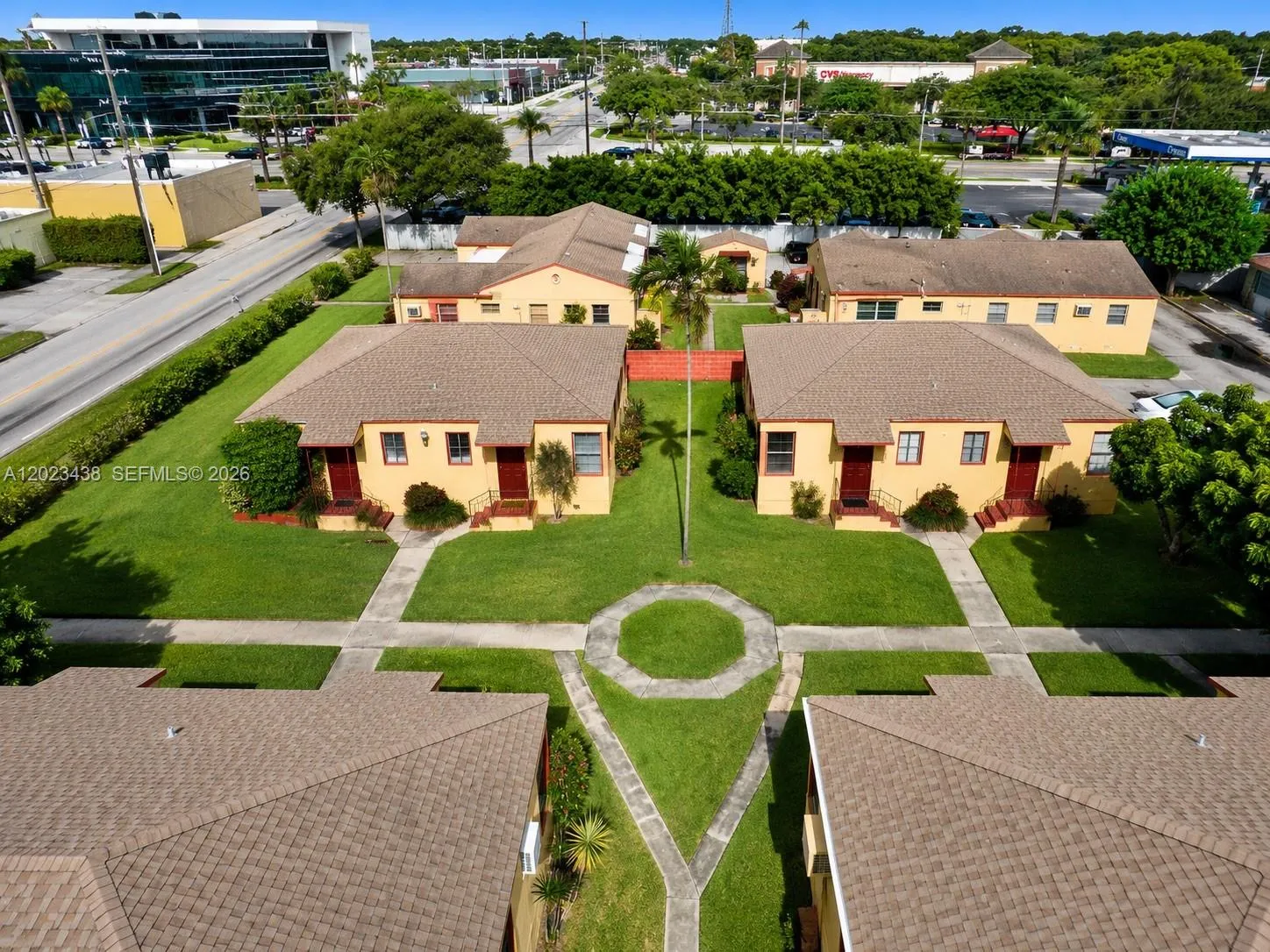 Foto de propiedad en 1723-1739 Moffett Street, Hollywood, FL 33020 Hollywood con MLS# 