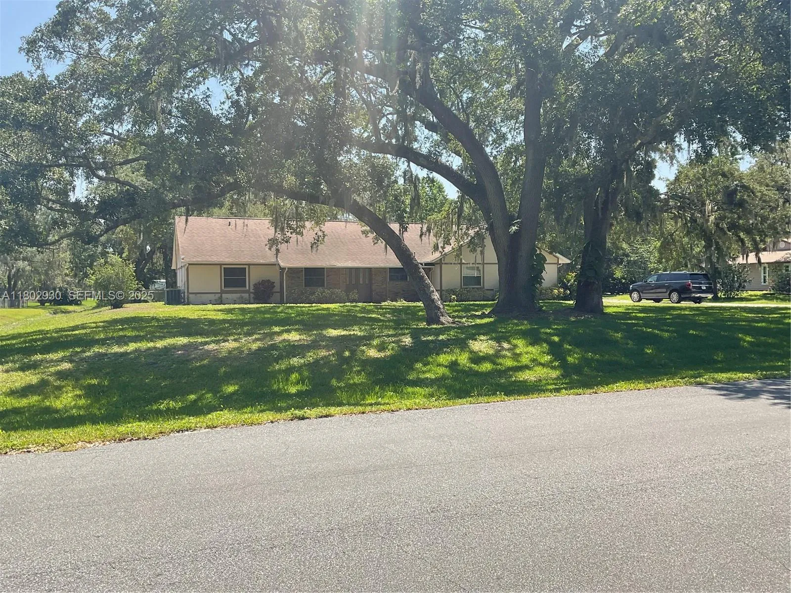 Foto de propiedad en 1725 Tanglewood Drive, Kissimmee, FL 34746 Kissimmee con MLS# 