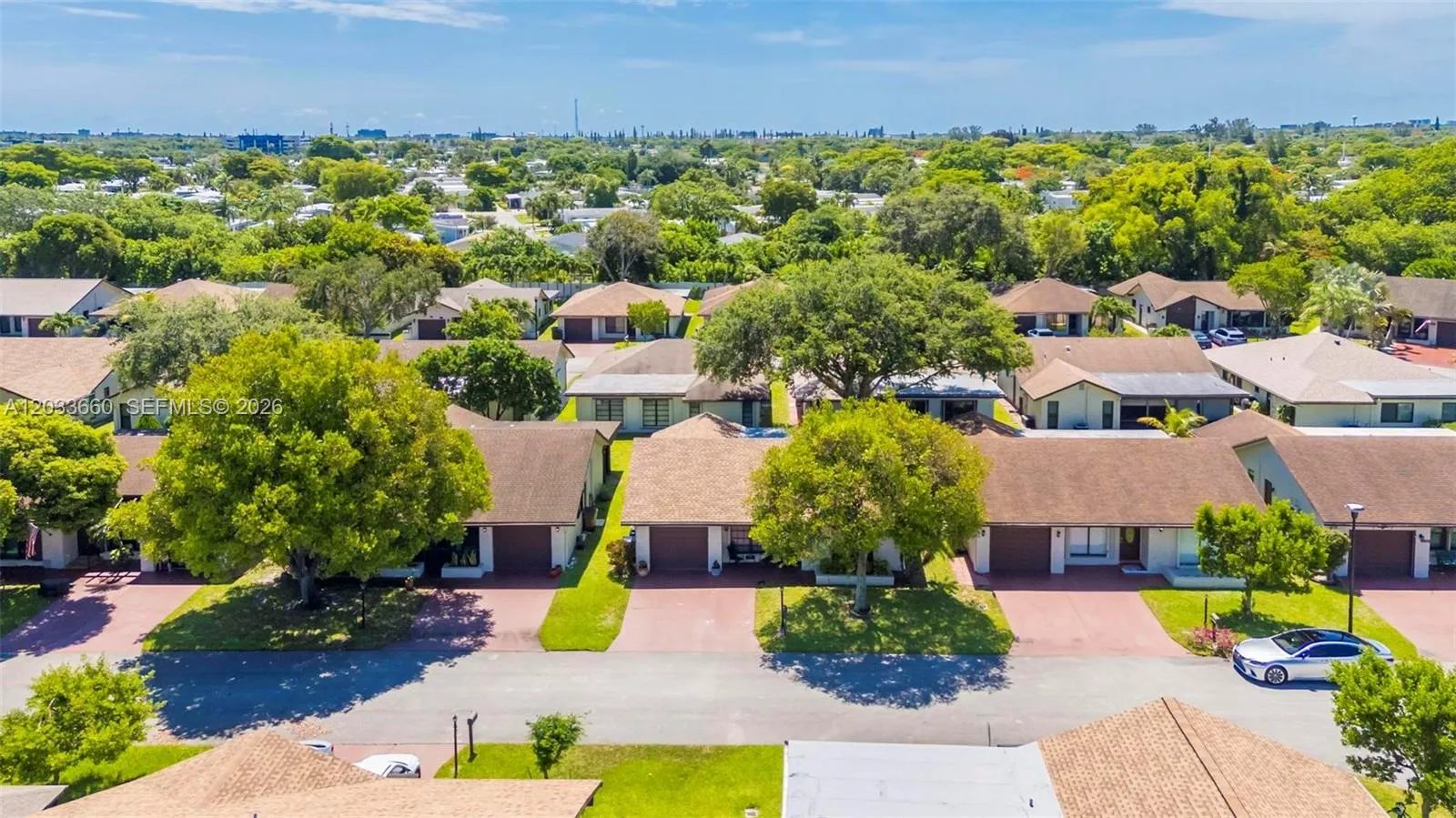 Foto de propiedad en 1726 SW 20th Terrace, Deerfield Beach, FL 33442 Deerfield Beach con MLS# 