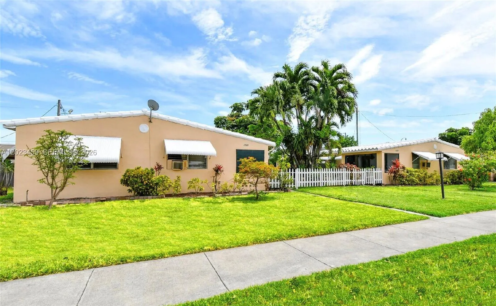Foto de propiedad en 1730-1734 Fletcher Street, Hollywood, FL 33020 Hollywood con MLS# 