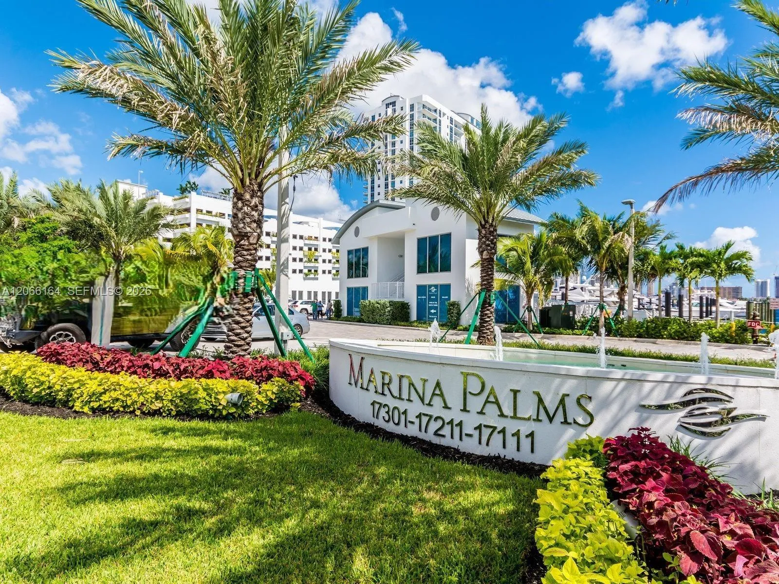 Foto de propiedad en 17301 Biscayne Boulevard 1004, North Miami Beach, FL 33160 North Miami Beach con MLS#