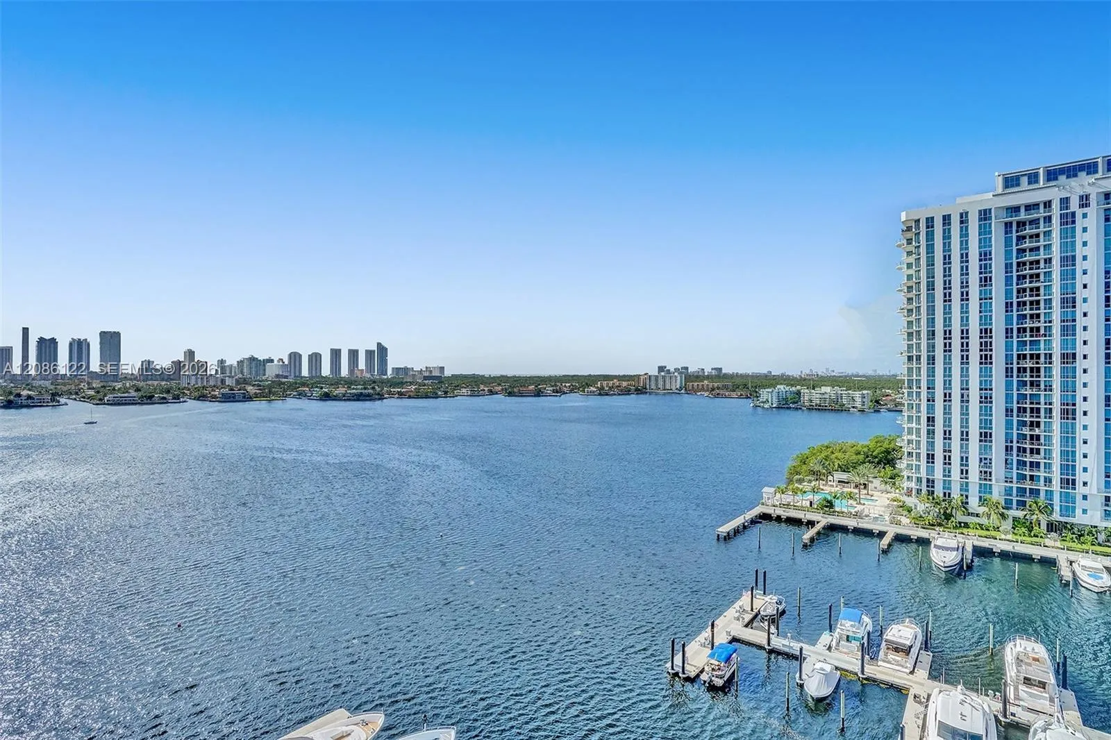En Venta 17301 Biscayne Boulevard 1207, North Miami Beach, FL 33160, North Miami Beach, FL 33160