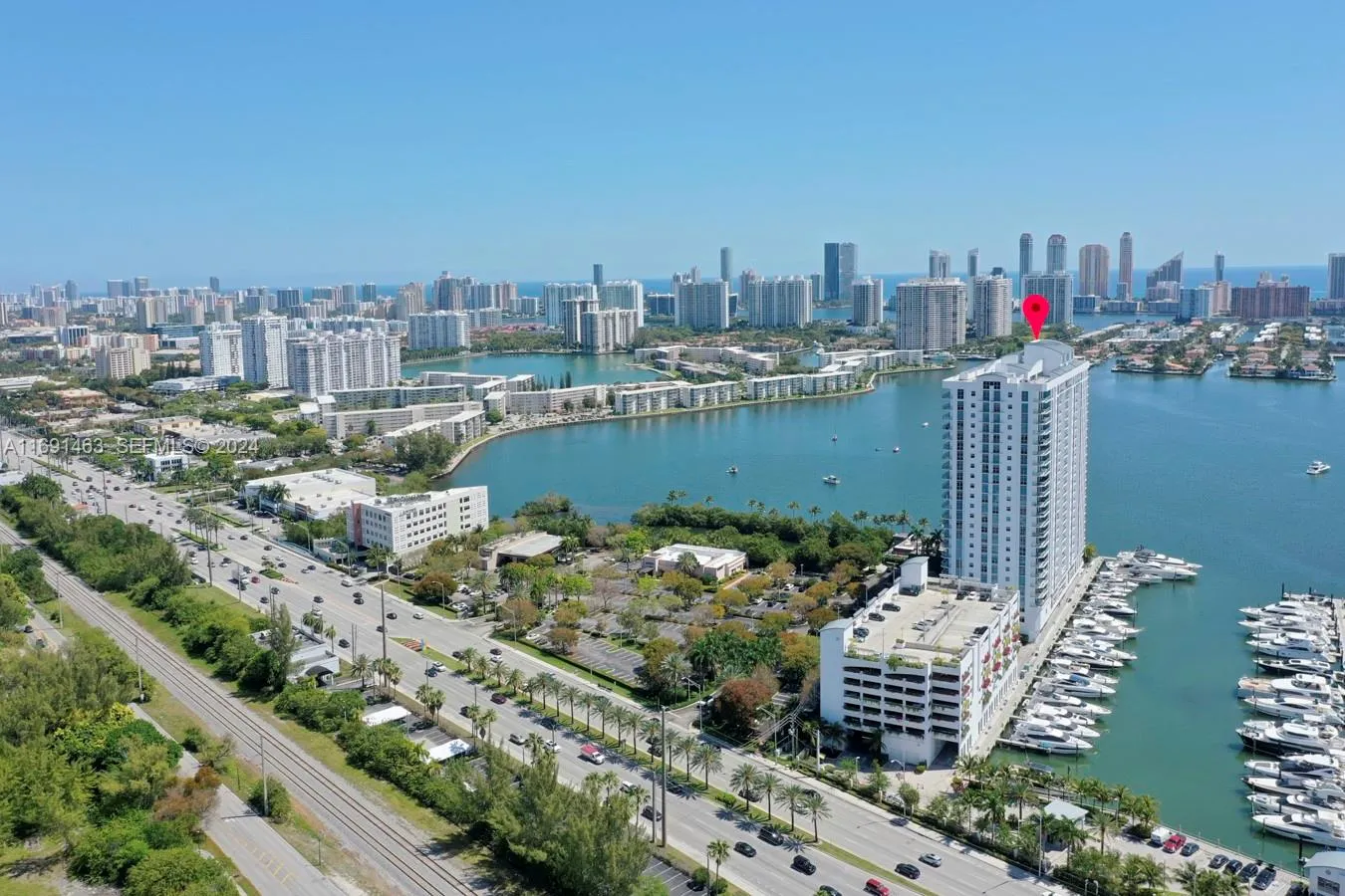 Foto de propiedad en 17301 Biscayne Boulevard 1404, North Miami, FL 33160 North Miami con MLS# 