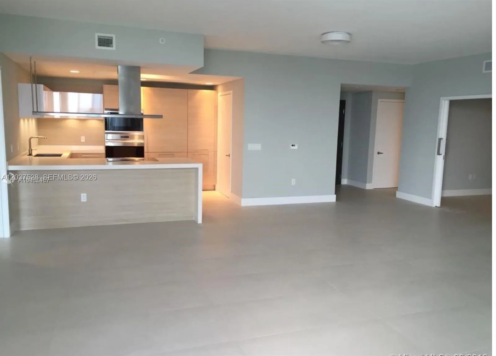 Foto de propiedad en 17301 Biscayne Boulevard 1604, North Miami Beach, FL 33160 North Miami Beach con MLS# 