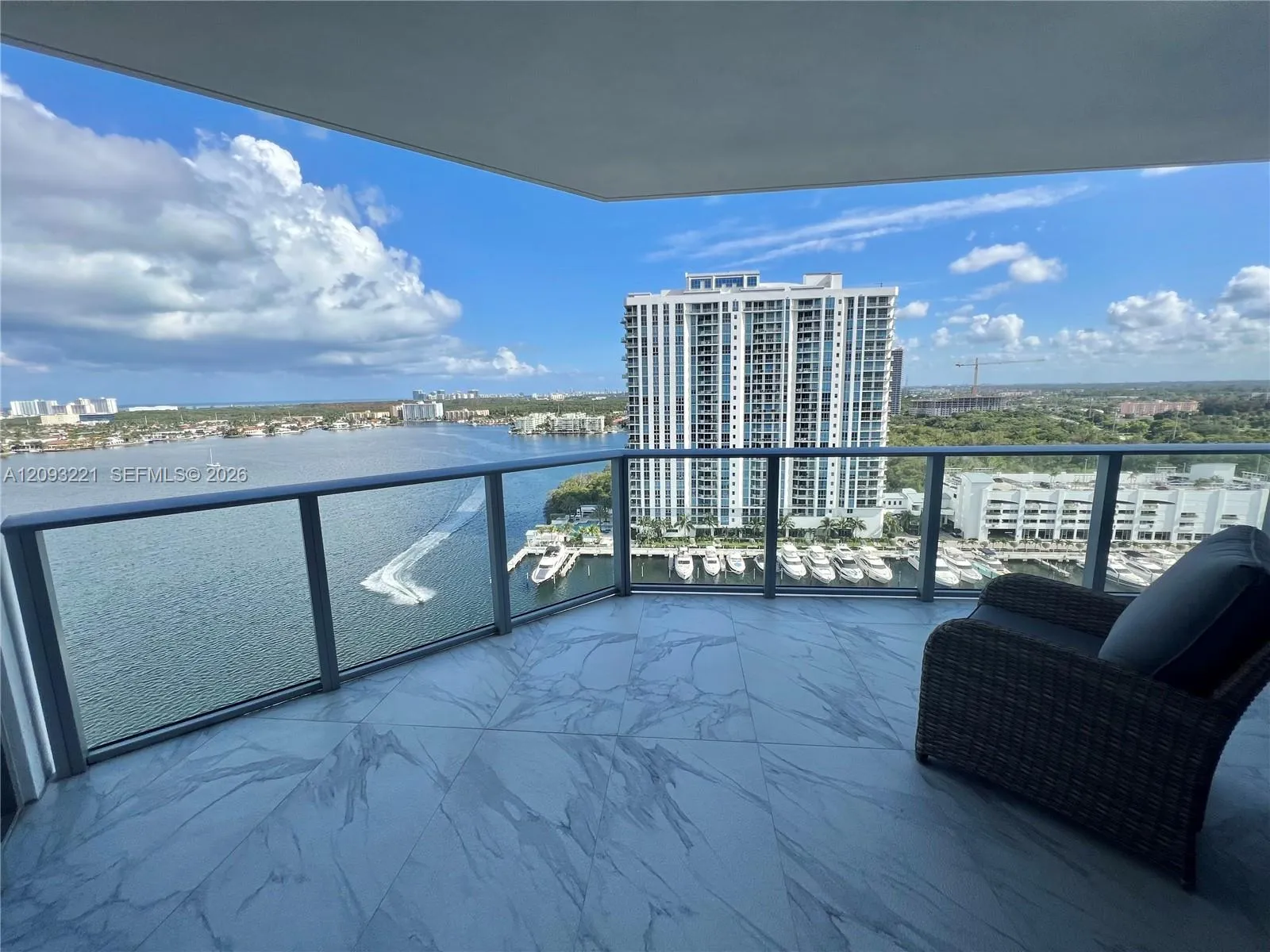 En Renta 17301 Biscayne Boulevard 1707, North Miami Beach, FL 33160, North Miami Beach, FL 33160
