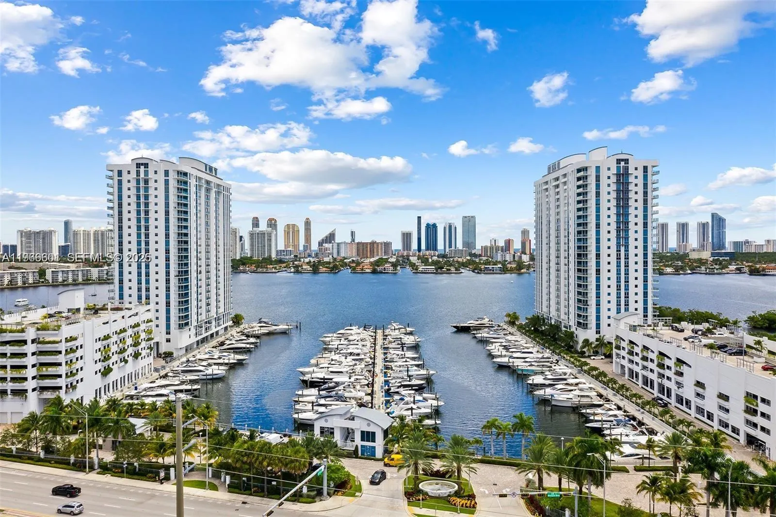 Foto de propiedad en 17301 Biscayne Boulevard 2110, North Miami Beach, FL 33160 North Miami Beach con MLS# 