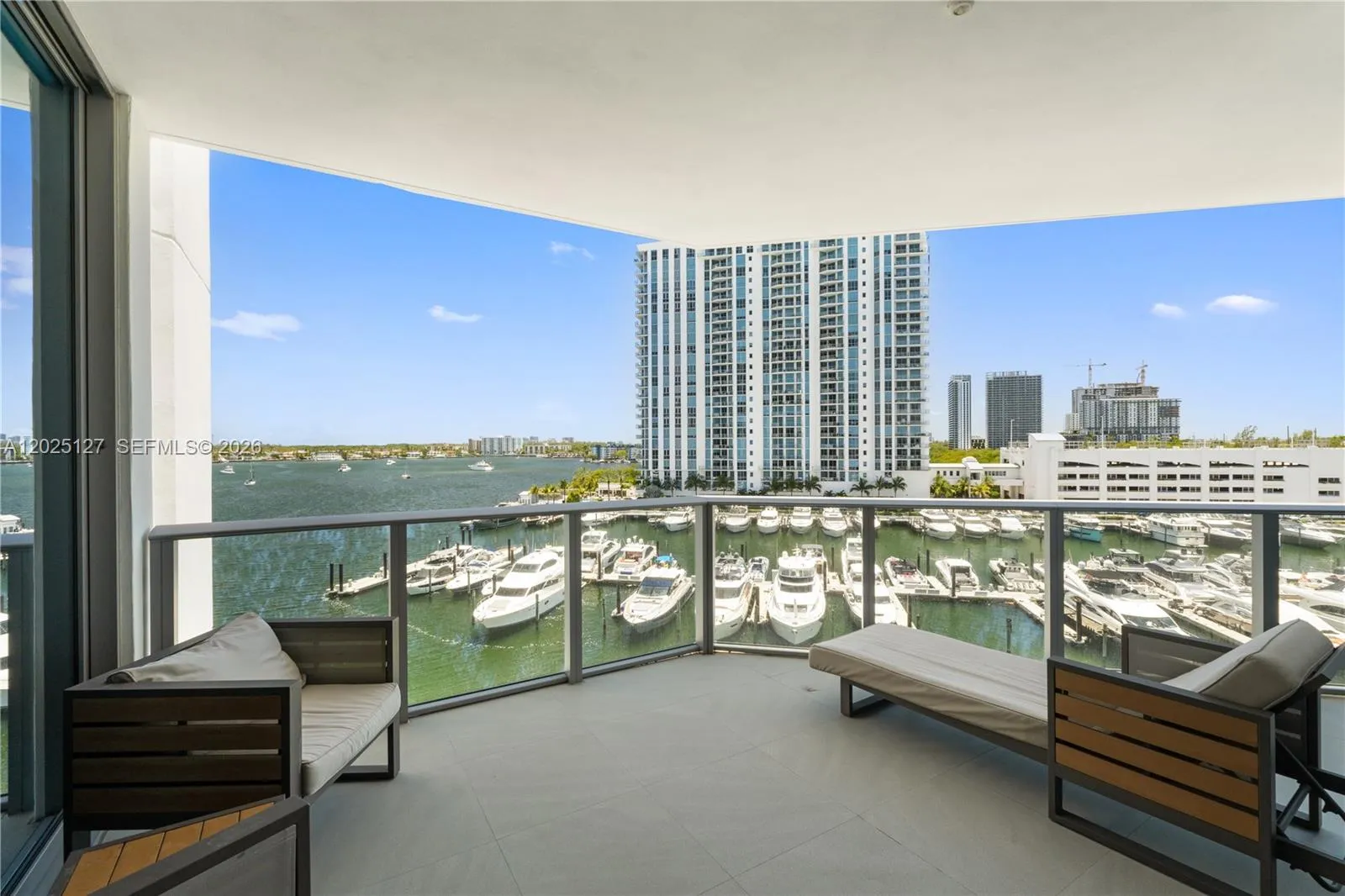 Foto de propiedad en 17301 Biscayne Boulevard 603, North Miami Beach, FL 33160 North Miami Beach con MLS# 