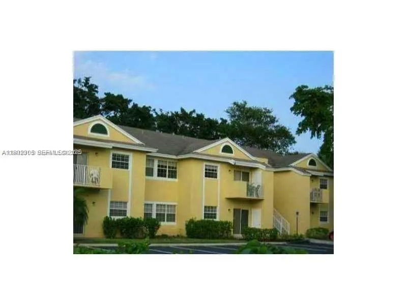 Foto de propiedad en 1731 NW 96th Terrace 2G, Pembroke Pines, FL 33024 Pembroke Pines con MLS# 