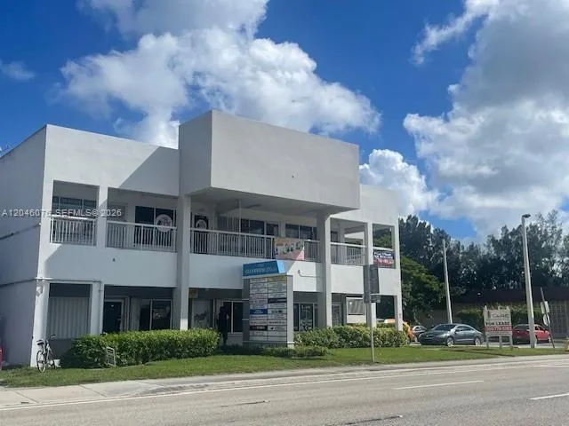 Foto de propiedad en 17325 NW 27th Avenue 101, Miami Gardens, FL 33056 Miami Gardens con MLS# 