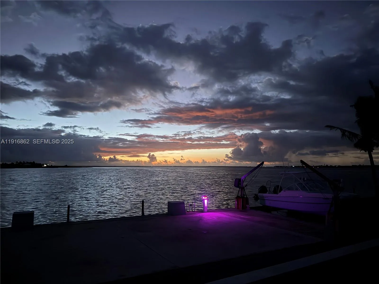 Foto de propiedad en 1733 Sunrise Drive, Big Pine Key, FL 33043 Big Pine Key con MLS# 