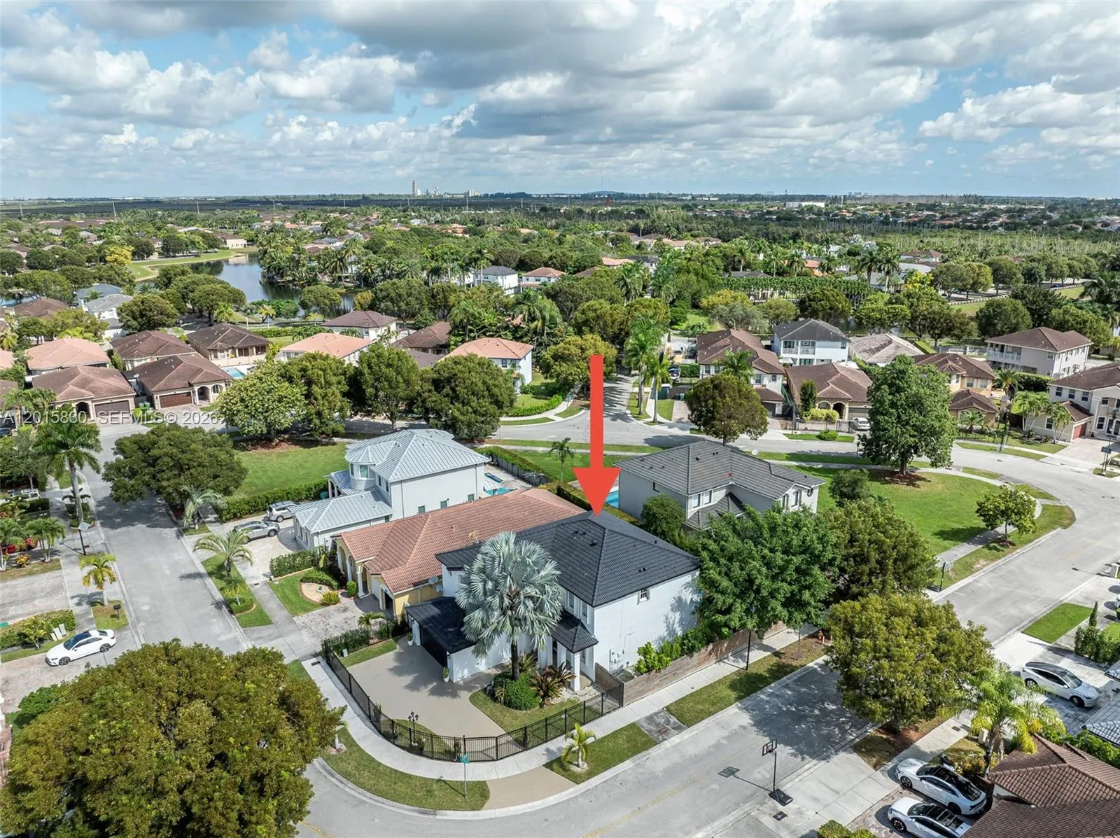 Foto de propiedad en 1733 SW 151st Place, Miami, FL 33185 Miami con MLS# 