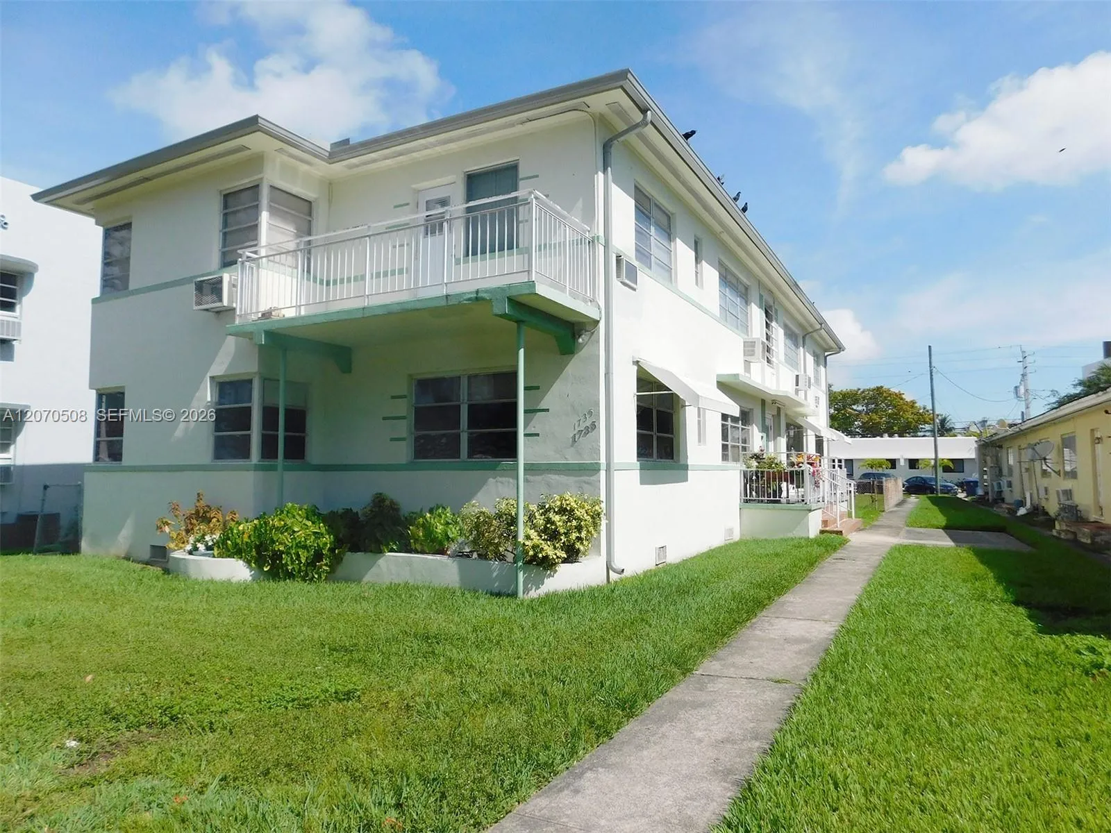 Foto de propiedad en 1735 Marseille Drive 2, Miami Beach, FL 33141 Miami Beach con MLS# 