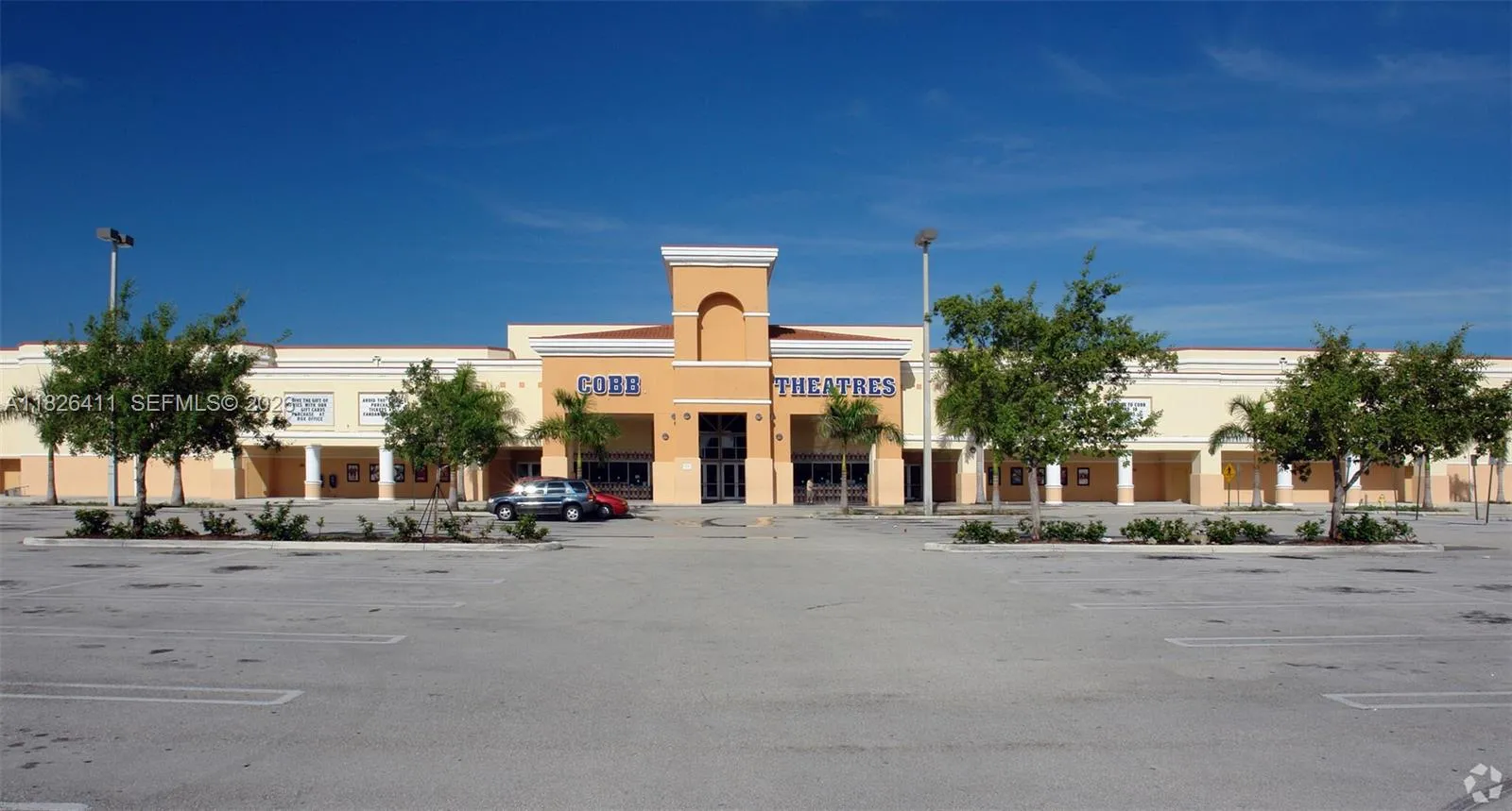 Foto de propiedad en 17355 NW 59th Avenue, Hialeah, FL 33015 Hialeah con MLS# 
