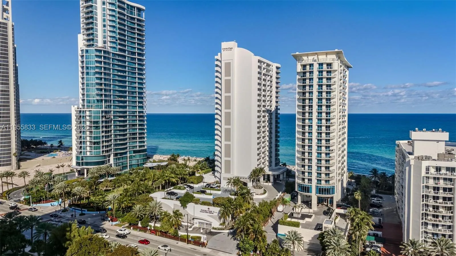 Foto de propiedad en 17375 Collins Avenue 2401, Sunny Isles Beach, FL 33160 Sunny Isles Beach con MLS# 