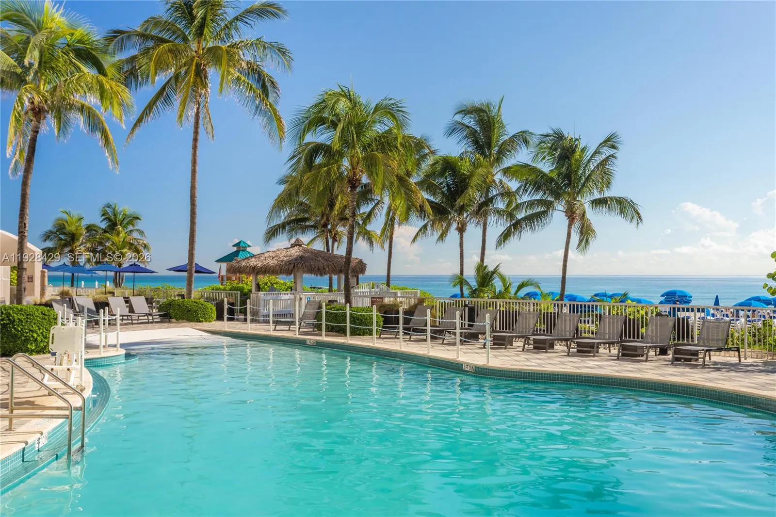 Foto de propiedad en 17375 Collins Avenue 601, Sunny Isles Beach, FL 33160 Sunny Isles Beach con MLS# 