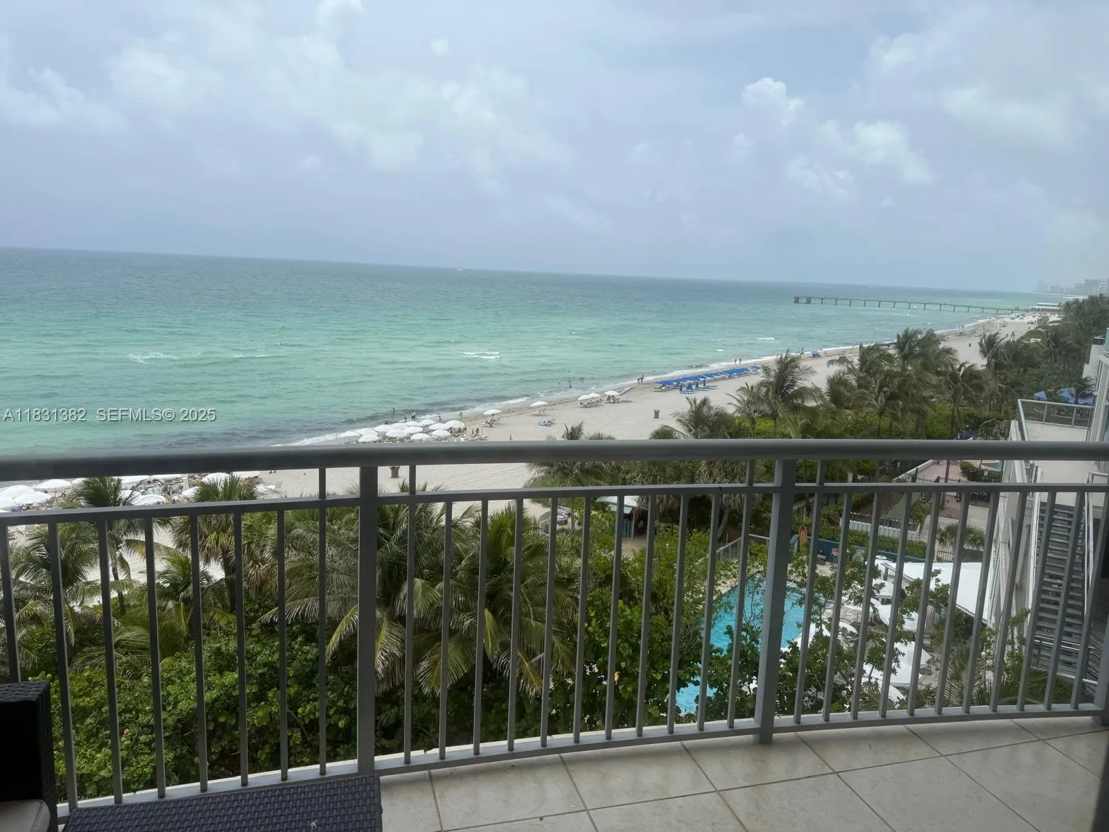 Foto de propiedad en 17375 Collins Avenue 702, Sunny Isles Beach, FL 33160 Sunny Isles Beach con MLS# 