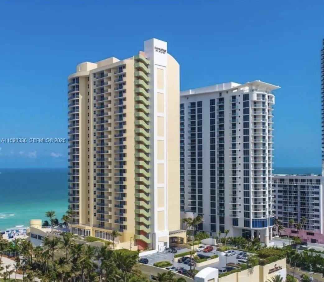 Foto de propiedad en 17375 Collins Avenue 705, Sunny Isles Beach, FL 33160 Sunny Isles Beach con MLS# 