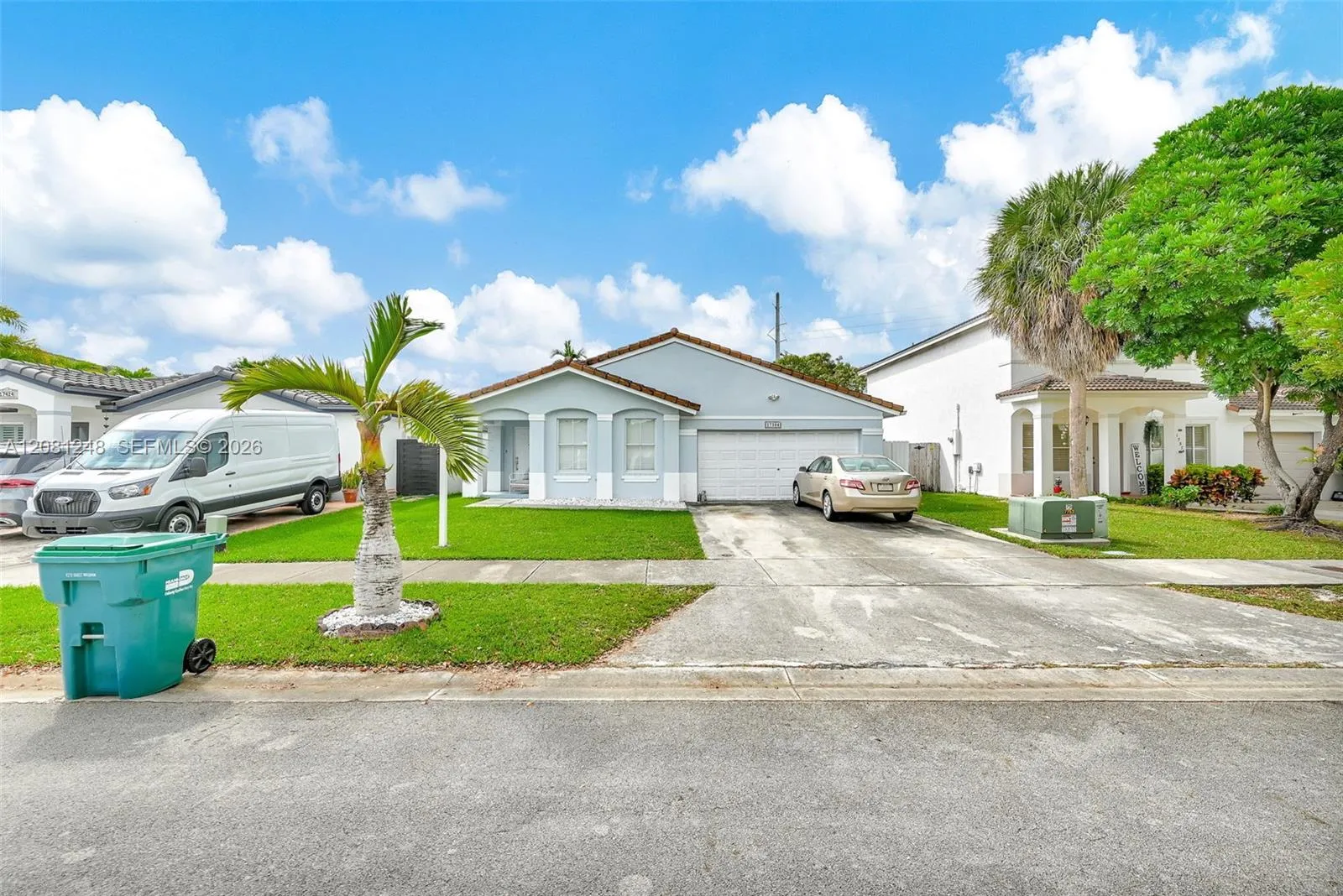 Foto de propiedad en 17384 SW 138th Court, Miami, FL 33177 Miami con MLS# 