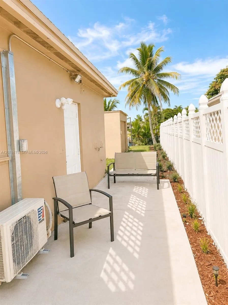 Foto de propiedad en 1740 NW 113th Avenue 1, Pembroke Pines, FL 33026 Pembroke Pines con MLS# 
