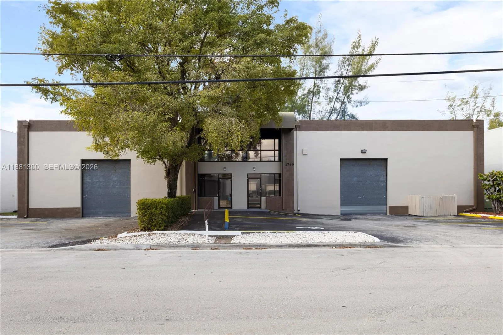 Foto de propiedad en 1740 NW 93 Avenue 1740, Doral, FL 33172 Doral con MLS# 