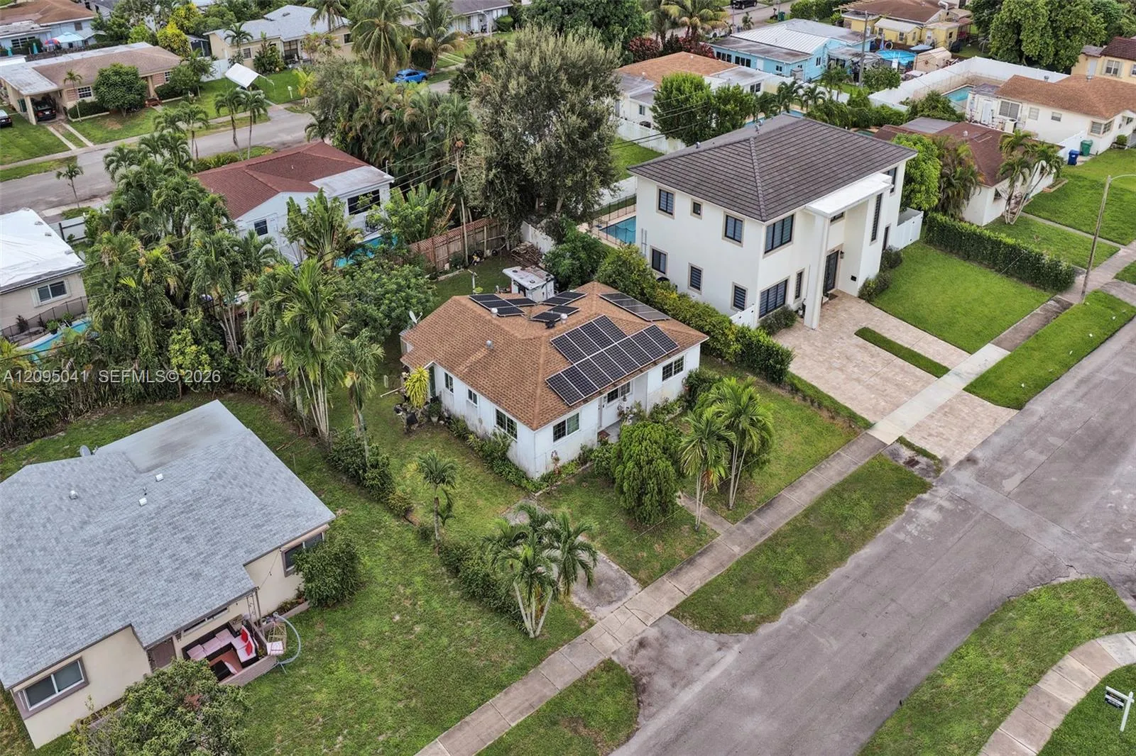 En Venta 17401 NE 11th Court, Miami, FL 33162, Miami, FL 33162