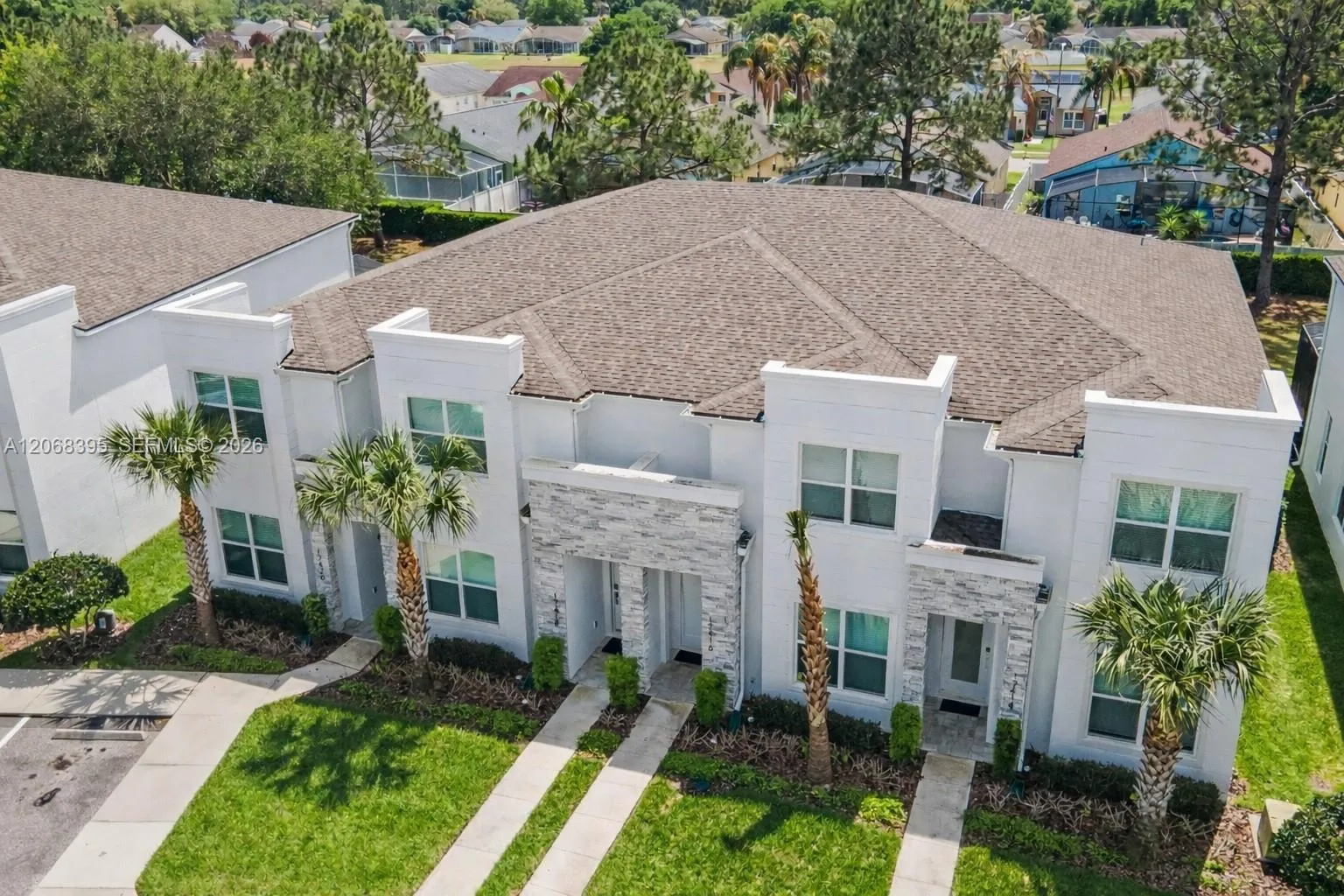 Foto de propiedad en 17416 Hidden Forest, Clermont, FL 34714 Clermont con MLS# 