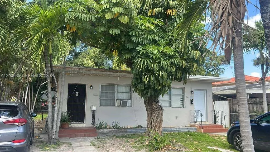 Alquilada 1743 NW 15th Street 1743, Miami, FL 33125, Miami, FL 33125