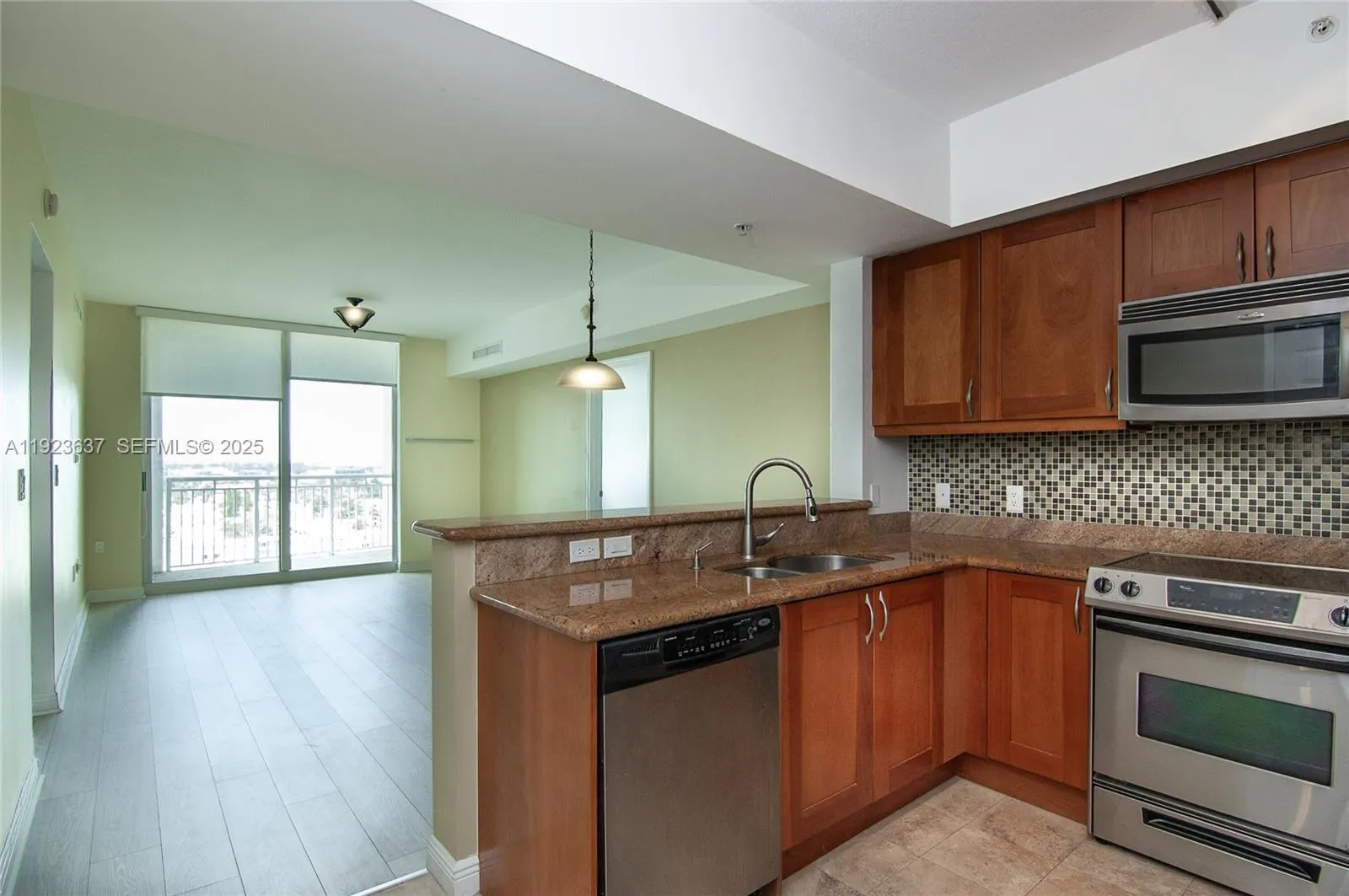 Foto de propiedad en 1745 E Hallandale Beach Boulevard 1508W, Hallandale Beach, FL 33009 Hallandale Beach con MLS#