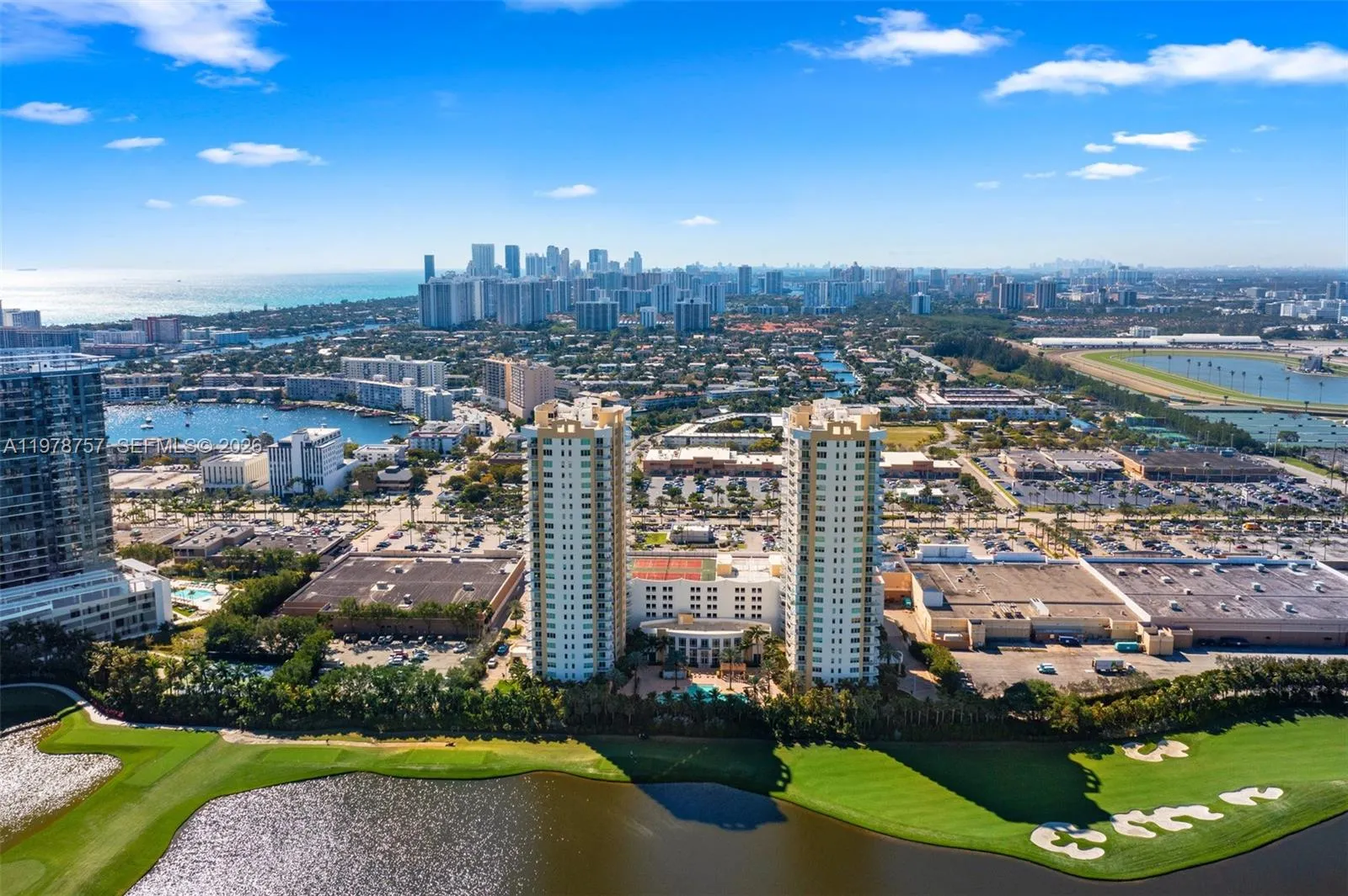 Foto de propiedad en 1745 E Hallandale Beach Boulevard 2204W, Hallandale Beach, FL 33009 Hallandale Beach con MLS# 