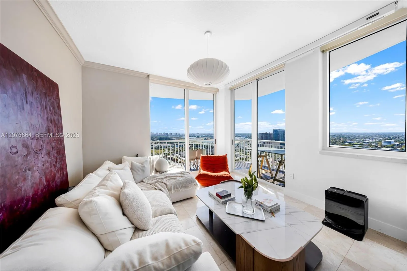 Foto de propiedad en 1745 E Hallandale Beach Boulevard 2407W, Hallandale Beach, FL 33009 Hallandale Beach con MLS# 