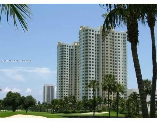 Foto de propiedad en 1745 E Hallandale Beach Boulevard 802W, Hallandale Beach, FL 33009 Hallandale Beach con MLS#