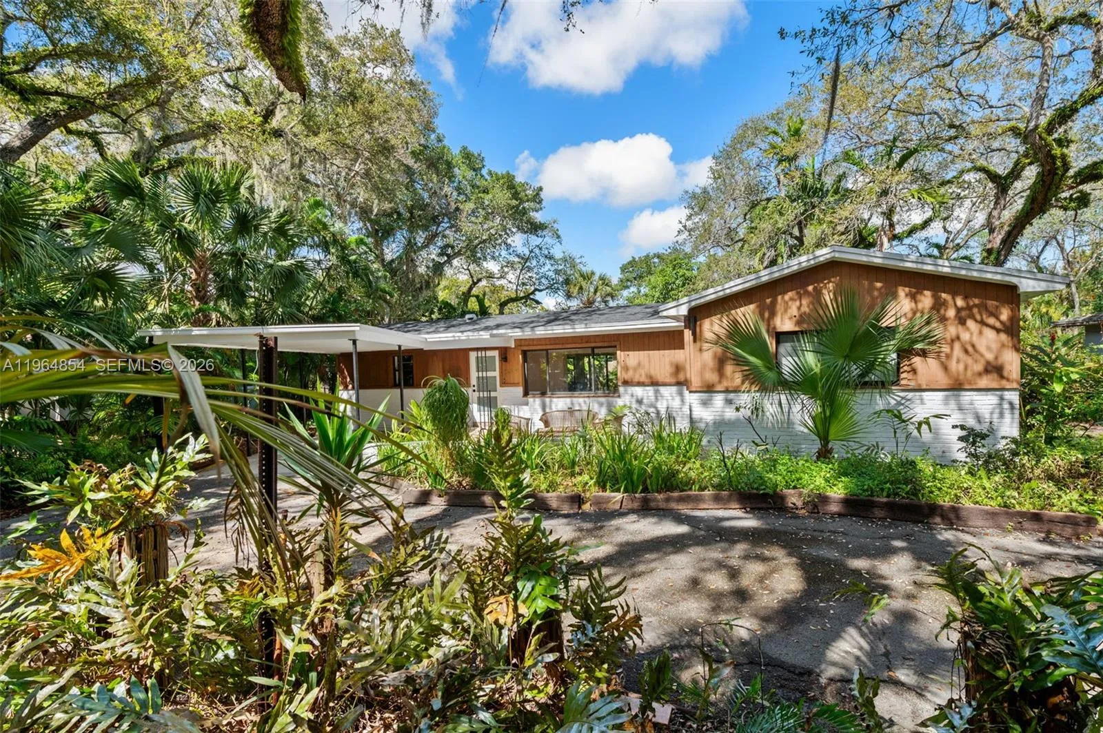Vendido 1745 NE 137th Terrace, North Miami, FL 33181, North Miami, FL 33181