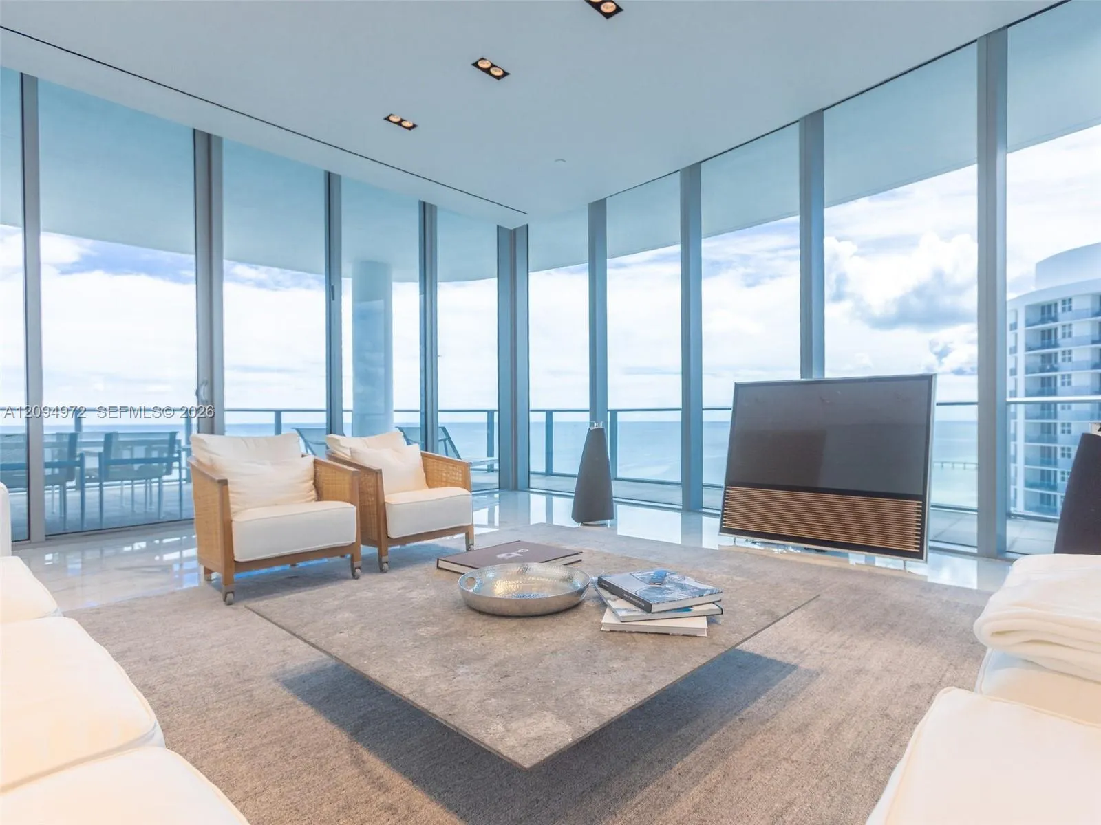 En Venta 17475 Collins Avenue 1602, Sunny Isles Beach, FL 33160, Sunny Isles Beach, FL 33160