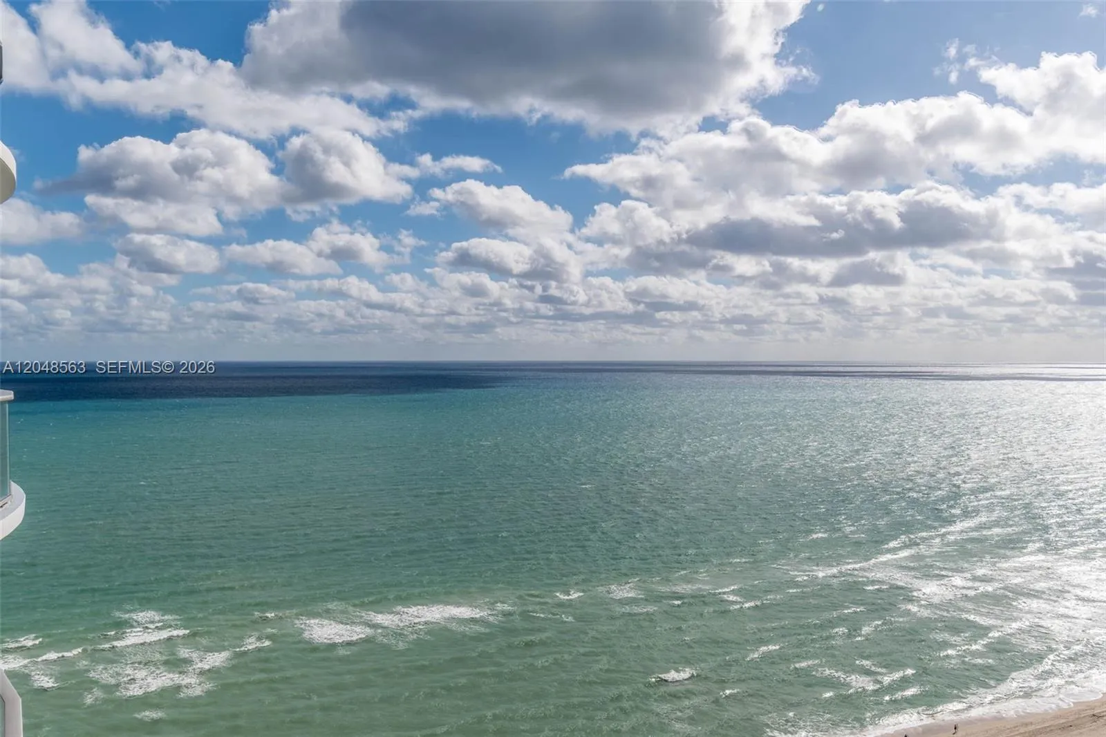Foto de propiedad en 17475 Collins Avenue 2003, Sunny Isles Beach, FL 33160 Sunny Isles Beach con MLS# 
