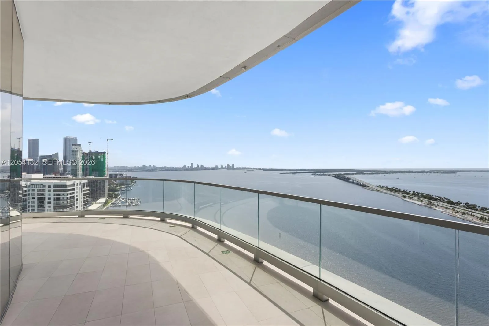 Foto de propiedad en 175 SE 25th Road 2701, Miami, FL 33129 Miami con MLS# 