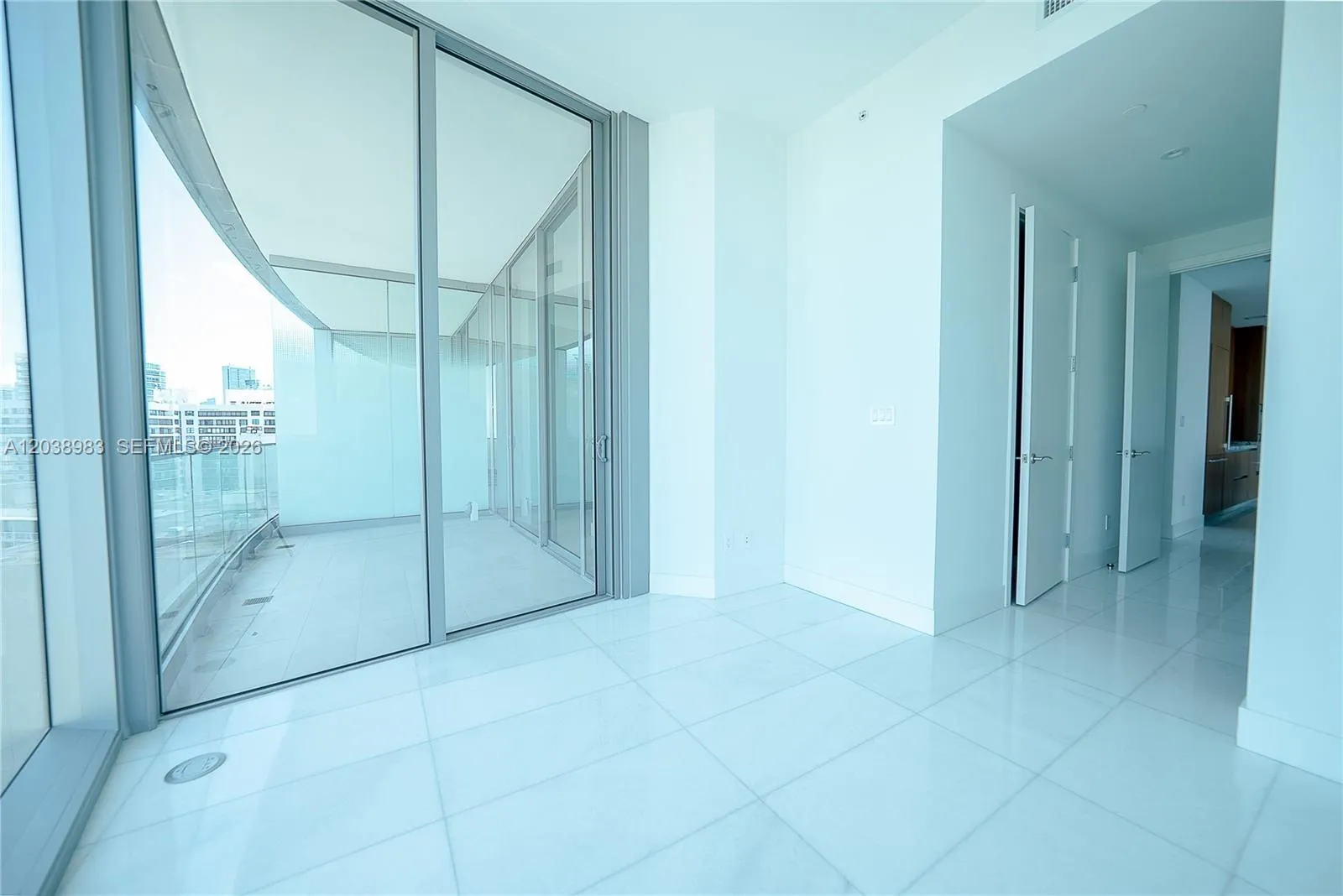 Foto de propiedad en 175 SE 25th Road 2703, Miami, FL 33129 Miami con MLS# 