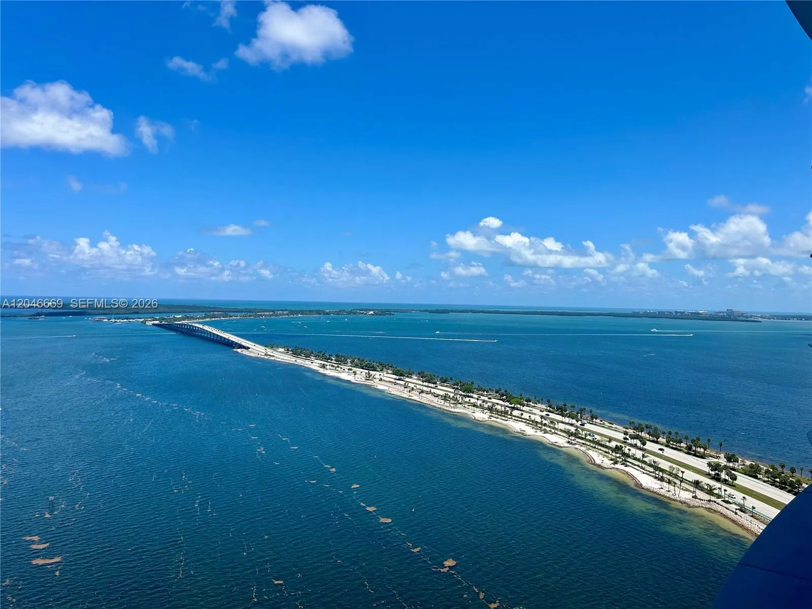 Foto de propiedad en 175 SE 25th Road 2804, Miami, FL 33129 Miami con MLS# 
