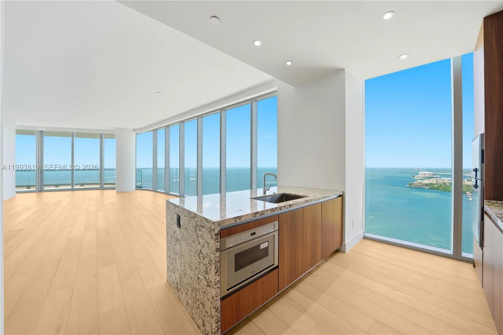 Foto de propiedad en 175 SE 25th Road 3102, Miami, FL 33129 Miami con MLS# 