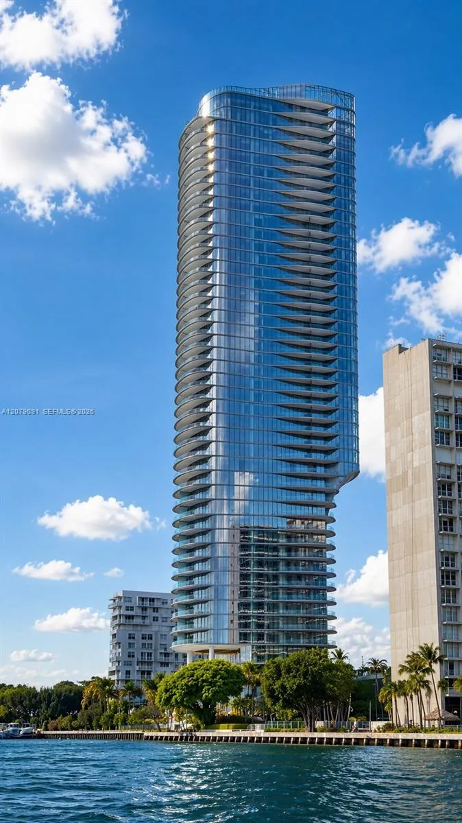 En Renta 175 SE 25th Road 504, Miami, FL 33131, Miami, FL 33131
