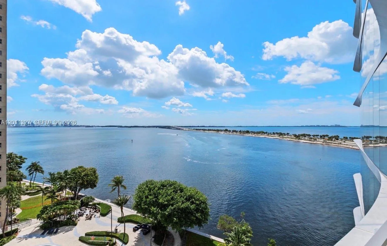 Foto de propiedad en 175 SE 25th Road 704, Miami, FL 33129 Miami con MLS# 