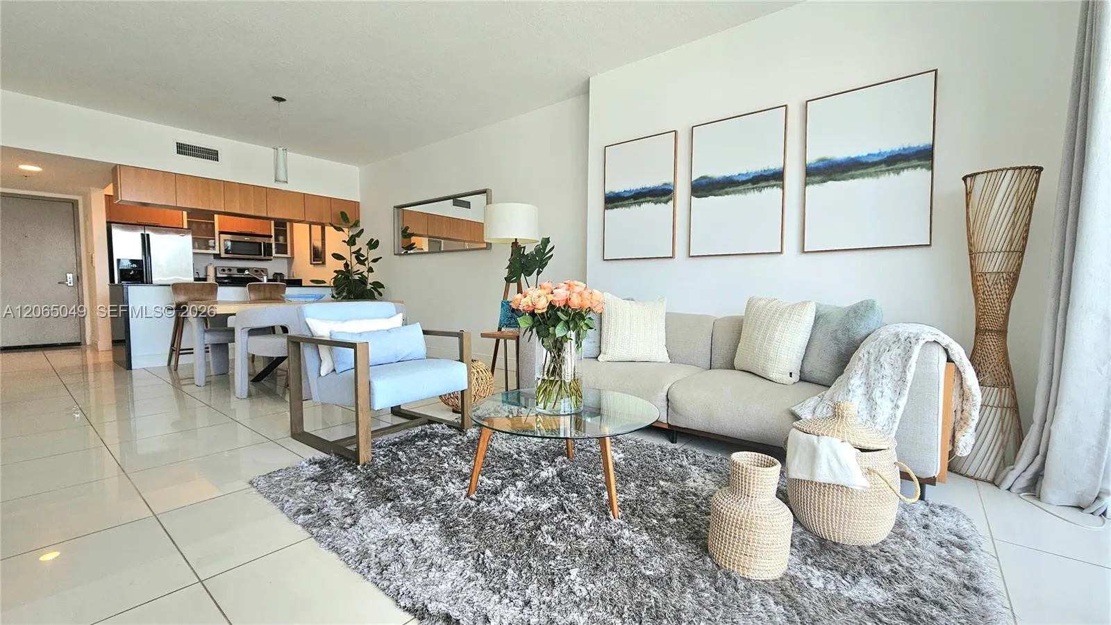 Foto de propiedad en 1750 N Bayshore Drive 2010, Miami, FL 33132 Miami con MLS# 