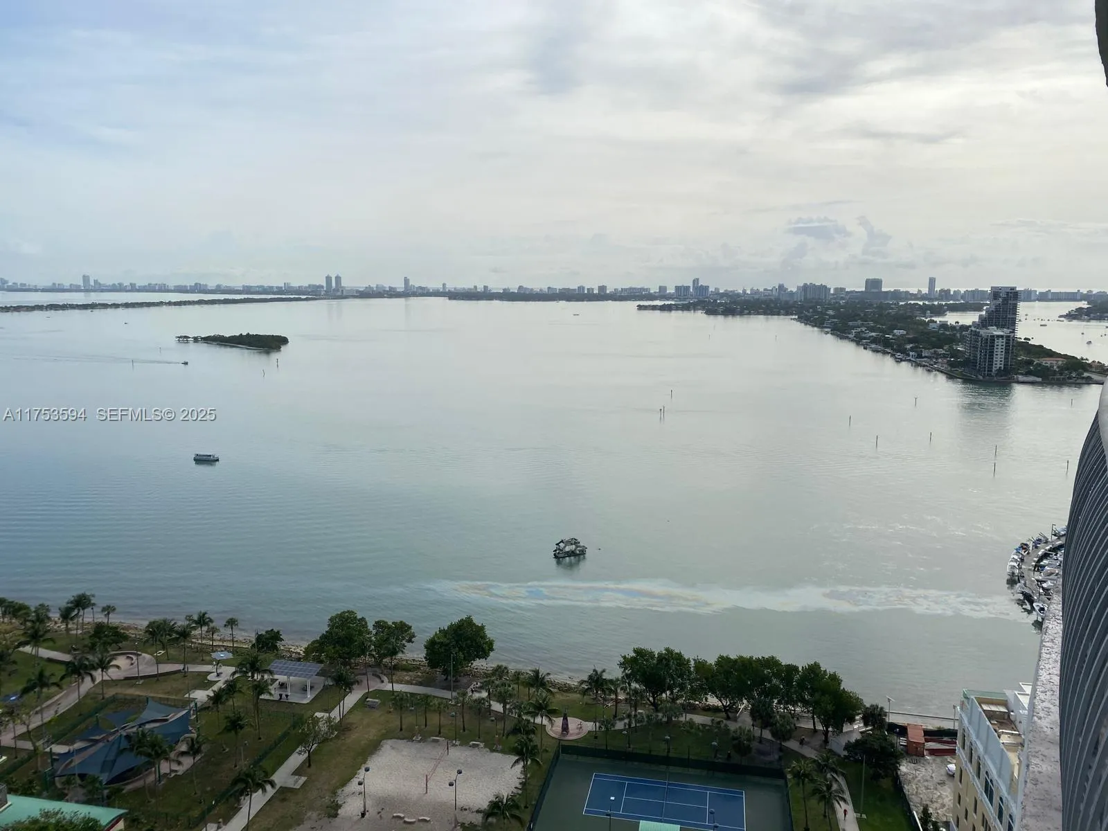 Foto de propiedad en 1750 N Bayshore Drive 2905, Miami, FL 33132 Miami con MLS# 