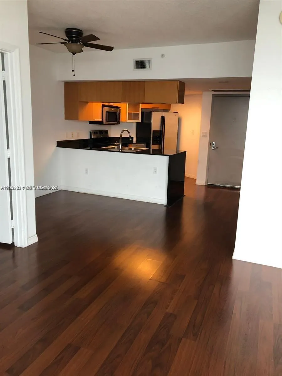 Foto de propiedad en 1750 N Bayshore Drive 3015, Miami, FL 33132 Miami con MLS# 