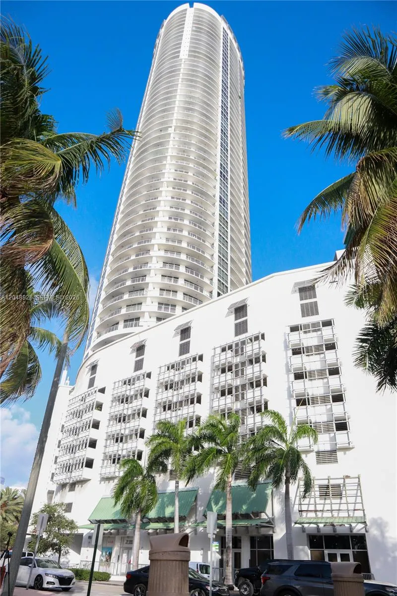 Foto de propiedad en 1750 N Bayshore Drive 3611, Miami, FL 33132 Miami con MLS# 