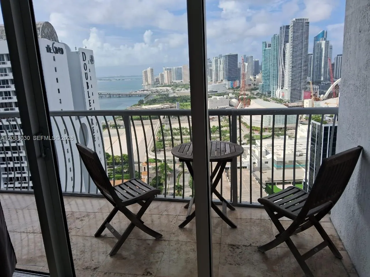 En Renta 1750 N Bayshore Drive 3710, Miami, FL 33132, Miami, FL 33132