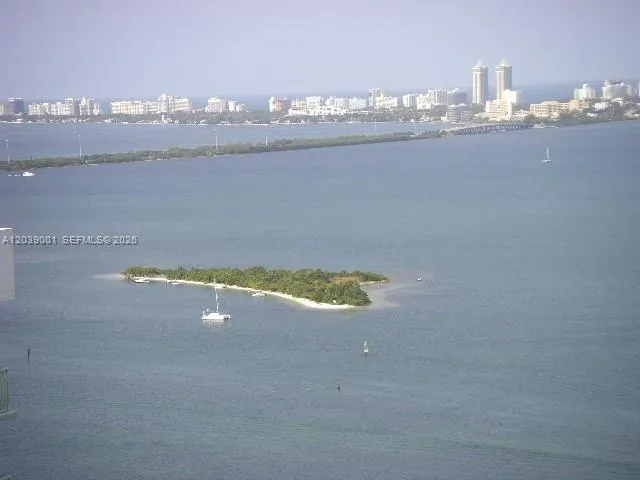 Foto de propiedad en 1750 N Bayshore Drive 3907, Miami, FL 33132 Miami con MLS# 