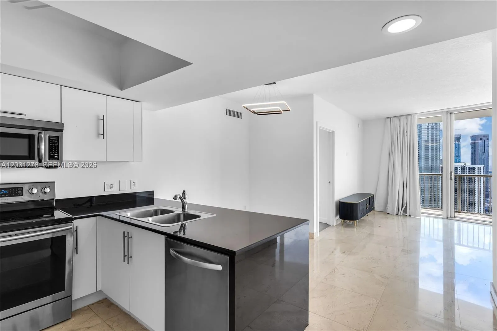 Foto de propiedad en 1750 N Bayshore Drive 4414, Miami, FL 33132 Miami con MLS# 