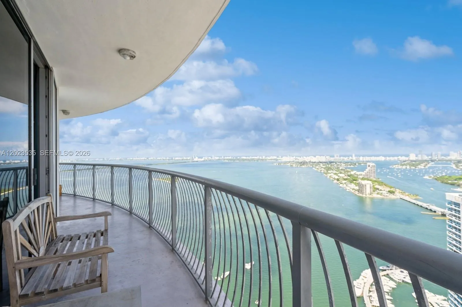 Foto de propiedad en 1750 N Bayshore Drive 4702, Miami, FL 33132 Miami con MLS# 
