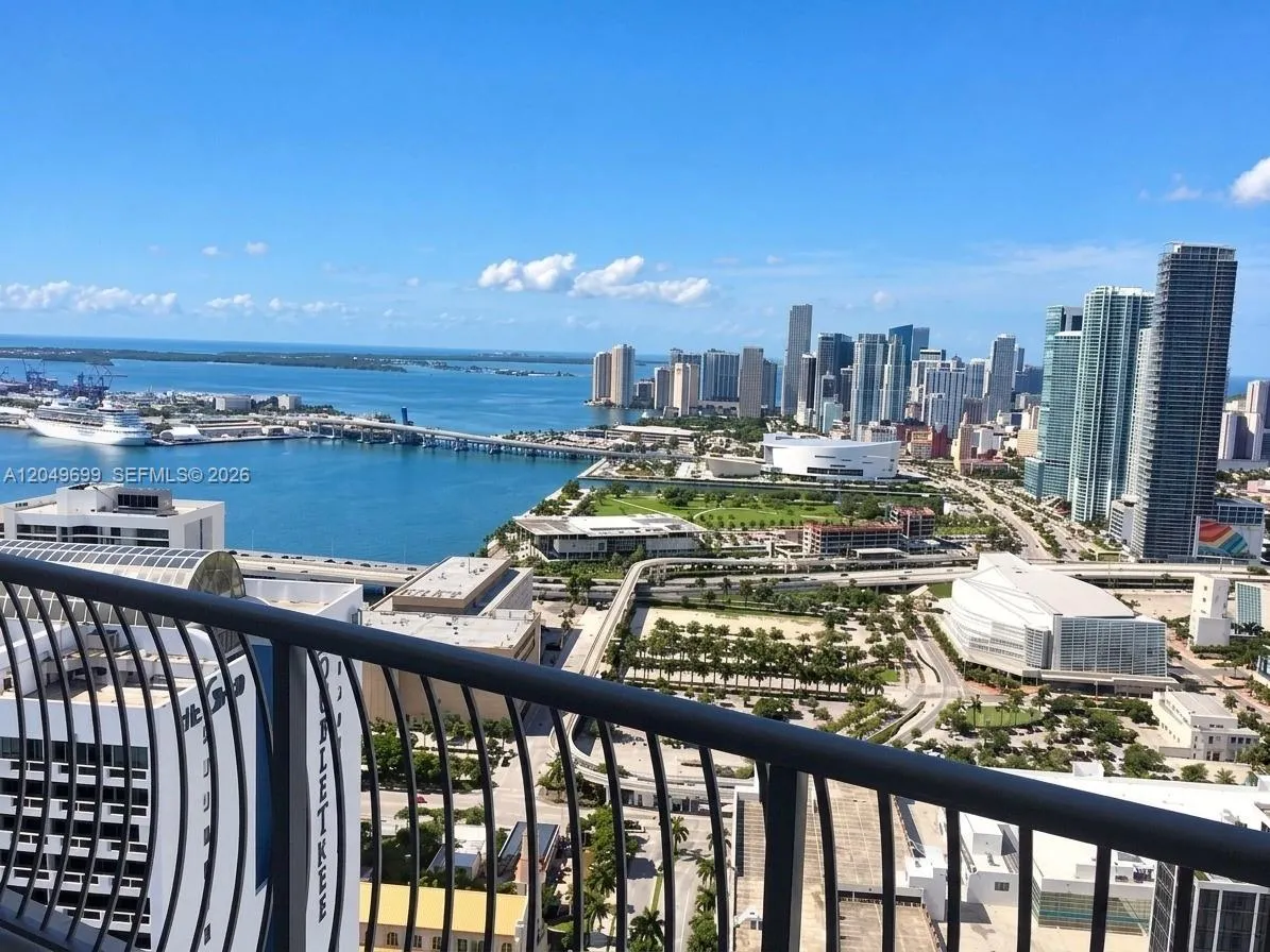Foto de propiedad en 1750 N Bayshore Drive 4912, Miami, FL 33132 Miami con MLS#